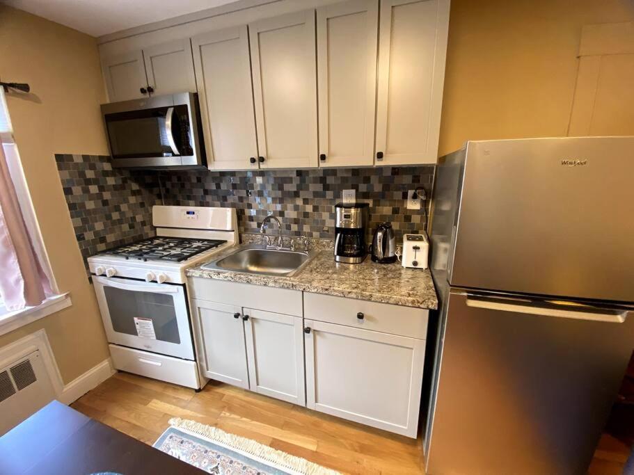 Cozy Boston Getaway Apartment! Free Parking Экстерьер фото
