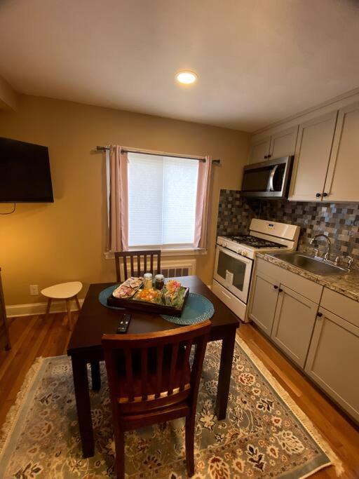 Cozy Boston Getaway Apartment! Free Parking Экстерьер фото